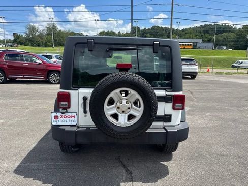 Used 2016 Jeep Wrangler Unlimited Sport w/ Connectivity Group AWD/4WD image 7