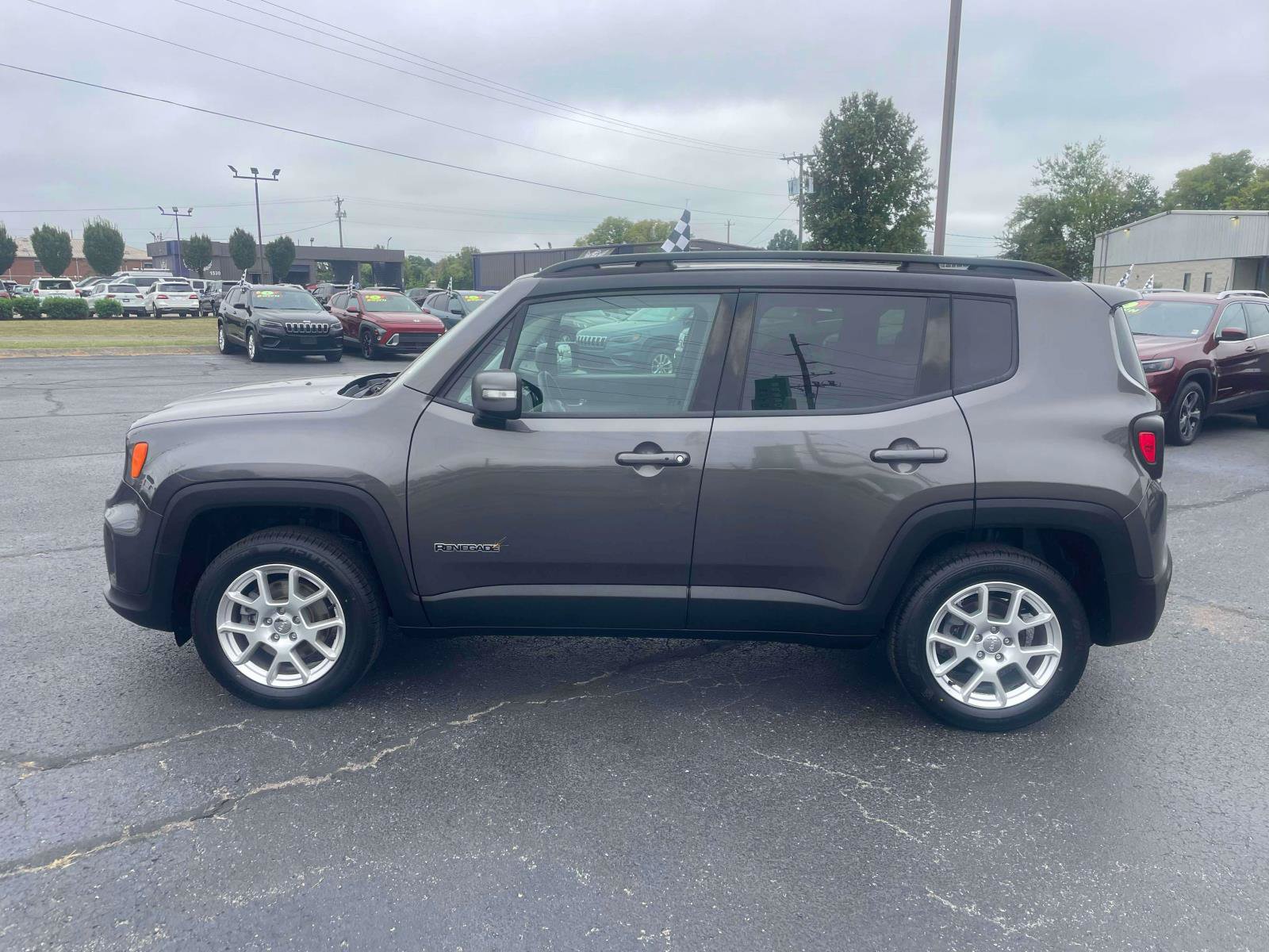 Used 2021 Jeep Renegade Limited AWD/4WD image 4