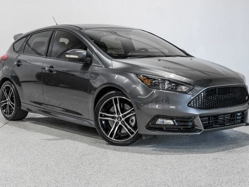 Used 2015 Ford Focus ST w/ Equipment Group 401A image 4