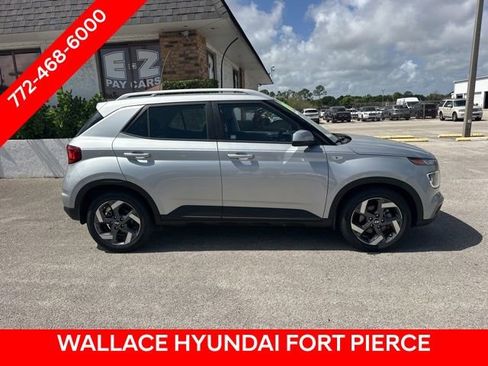 Used 2021 Hyundai Venue SEL FWD image 5
