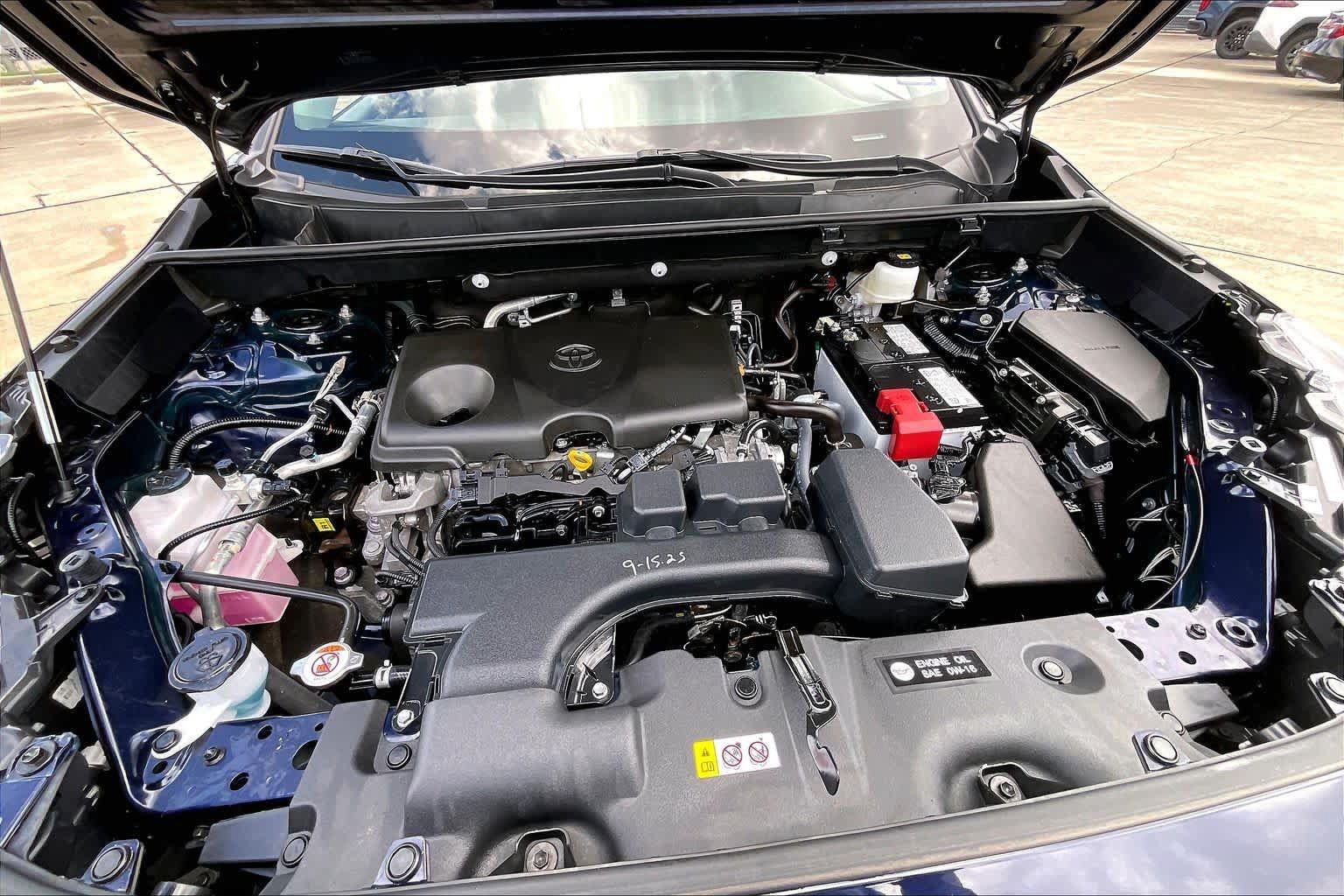 Used 2025 Toyota RAV4 XLE FWD image 27