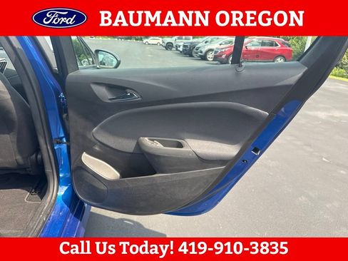 Used 2019 Chevrolet Cruze LT w/ Convenience Package FWD image 34