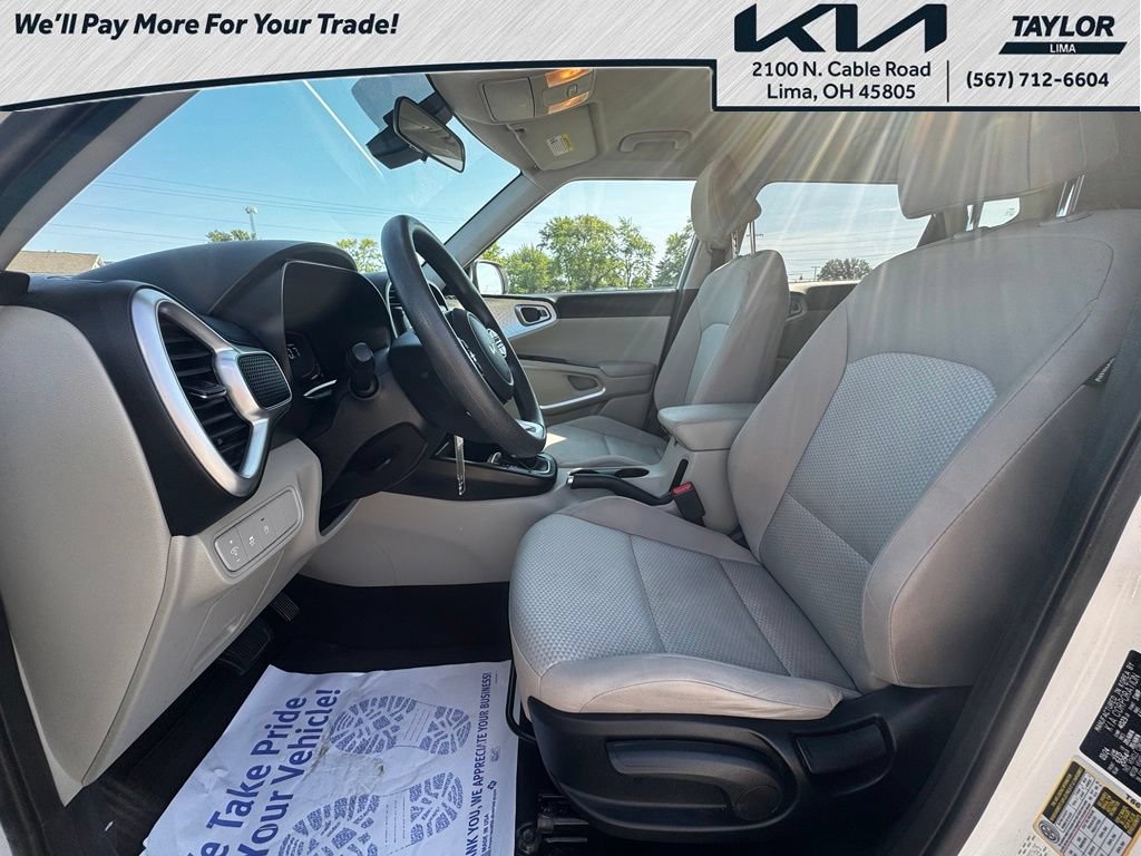 Used 2024 Kia Soul LX w/ Option Group 015 FWD image 9