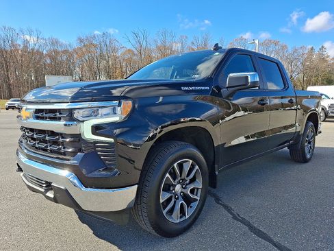 Used 2023 Chevrolet Silverado 1500 LT image 3