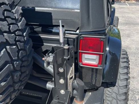 Used 2014 Jeep Wrangler Sahara w/ Connectivity Group AWD/4WD image 8