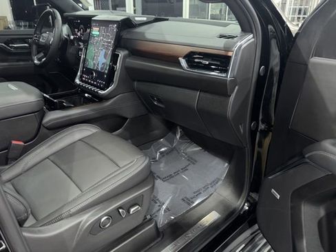 Used 2025 GMC Yukon Denali w/ Denali Reserve Package image 41