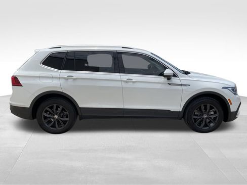 Used 2024 Volkswagen Tiguan SE FWD image 4