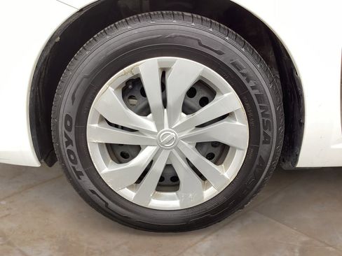 Used 2023 Nissan Versa S image 29