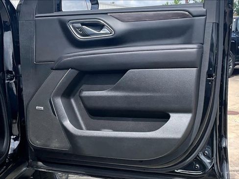 Used 2024 Chevrolet Suburban LT image 23