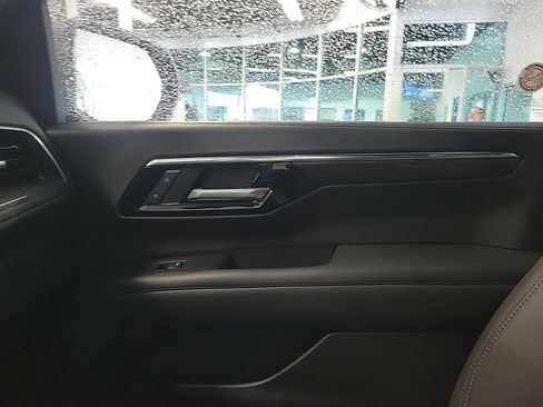 Used 2025 Chevrolet Tahoe LT image 32