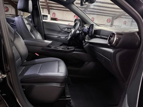 Used 2025 Chevrolet Equinox LT w/ Convenience Package II FWD image 16