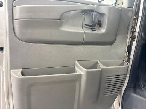 Used 2008 GMC Savana 3500 Extended Passenger w/ LT Preferred Equipment Group image 23