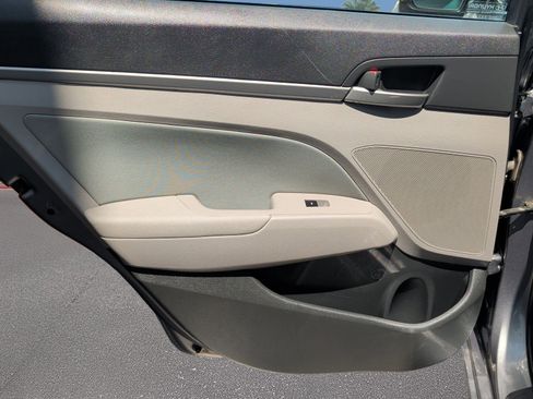 Used 2018 Hyundai Elantra SEL FWD image 23