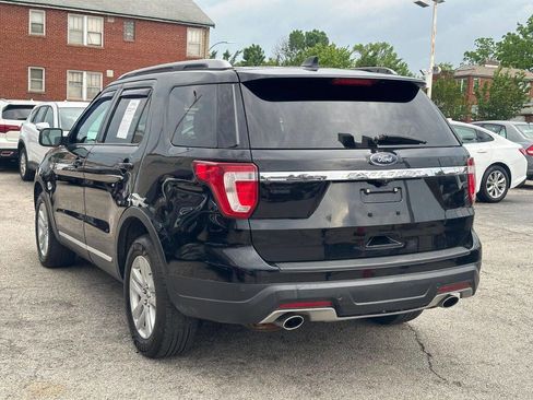 Used 2018 Ford Explorer XLT image 6