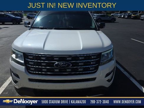 Used 2017 Ford Explorer XLT w/ XLT Technology Feature Bundle AWD/4WD image 1