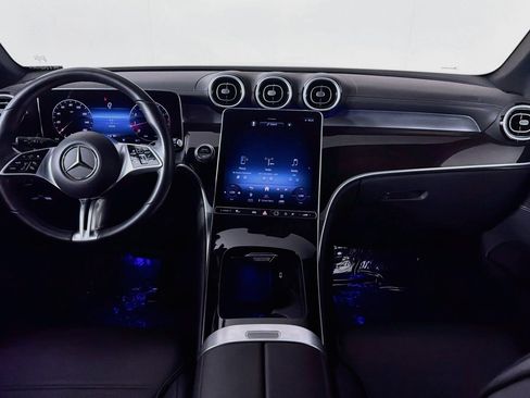 Used 2023 Mercedes-Benz GLC 300 4MATIC image 5