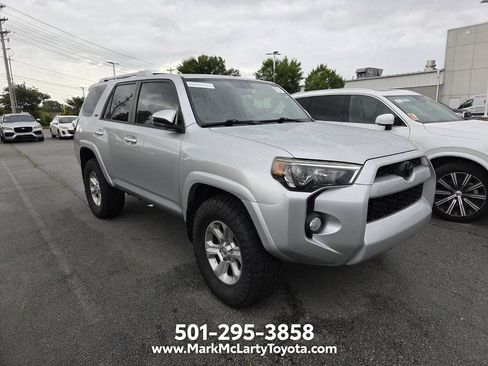 Used 2017 Toyota 4Runner SR5 AWD/4WD image 3