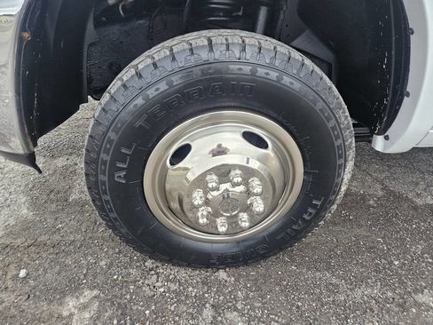 Used 2018 RAM 3500 Tradesman w/ Chrome Appearance Group AWD/4WD image 11