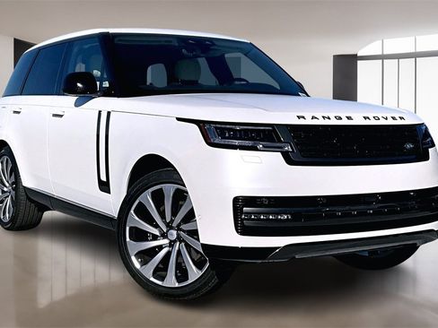 New 2025 Land Rover Range Rover SE image 2