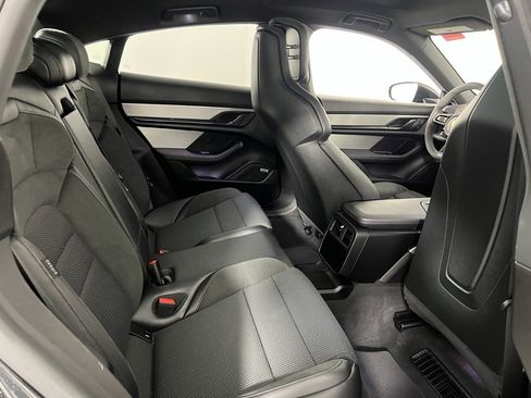 Used 2024 Porsche Taycan 4S image 31