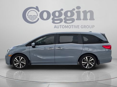 Certified 2024 Honda Odyssey Touring image 3