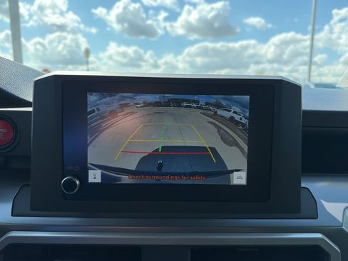 Used 2024 Toyota Tacoma TRD Off-Road image 19