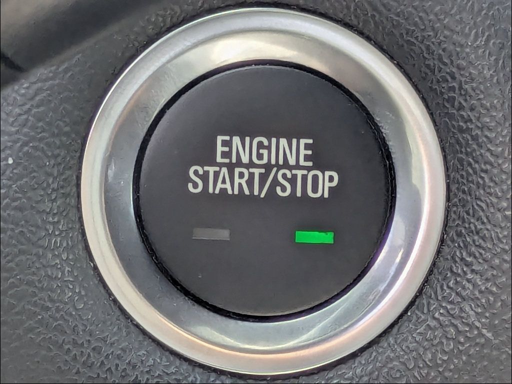 Used 2023 Chevrolet Traverse Premier FWD image 30