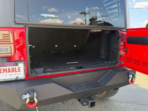 Used 2016 Jeep Wrangler Unlimited Sahara image 5