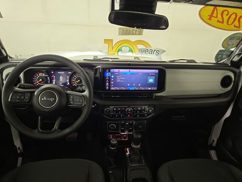Used 2024 Jeep Wrangler Unlimited Sport AWD/4WD image 14