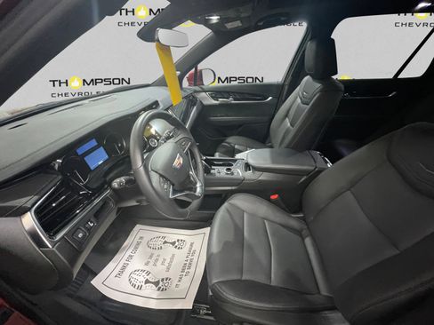 Used 2025 Cadillac XT6 Premium Luxury image 9