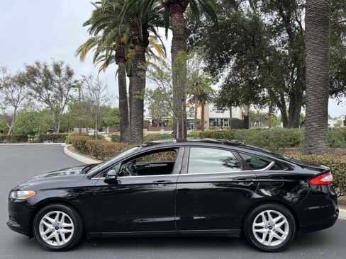 Used 2016 Ford Fusion SE image 16