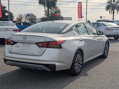 Used 2023 Nissan Altima 2.5 SV image 3