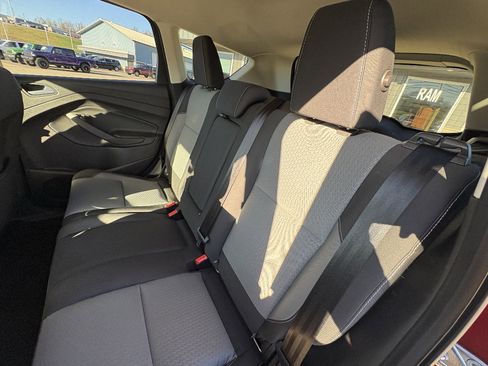 Used 2018 Ford Escape SE image 19