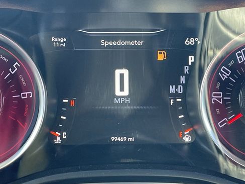 Used 2019 Dodge Challenger SXT image 7