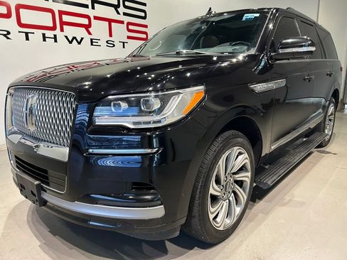 Used 2024 Lincoln Navigator Reserve w/ Equipment Group 201A AWD/4WD image 2