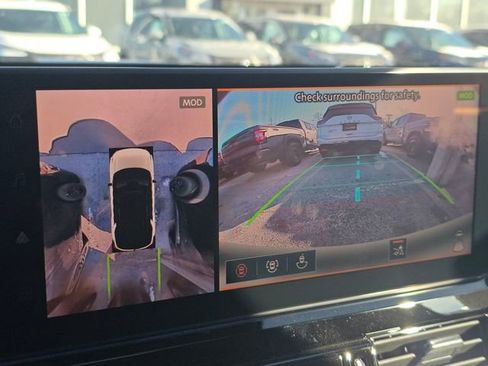 New 2026 Nissan Pathfinder SL image 7