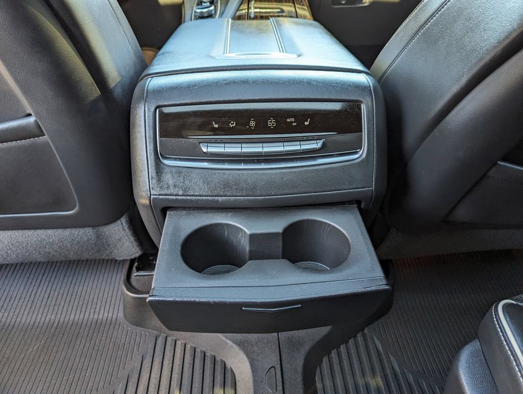 Used 2022 Cadillac Escalade Premium Luxury RWD image 44