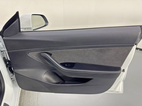 Used 2020 Tesla Model 3 Standard Range Plus image 43