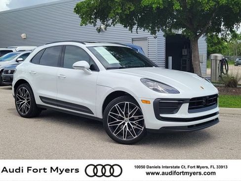 Used 2024 Porsche Macan AWD/4WD image 1