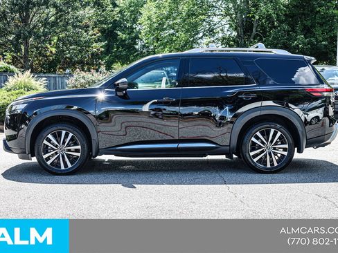 Used 2025 Nissan Pathfinder Platinum w/ Cargo Package FWD image 9