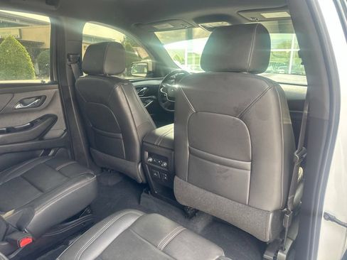 Used 2022 Chevrolet Traverse RS FWD image 31