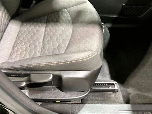 Used 2018 Chevrolet Equinox LT image 40