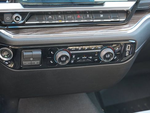Used 2024 Chevrolet Silverado 1500 LT AWD/4WD image 24