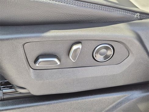 Used 2026 GMC Yukon Denali w/ Advanced Technology Package image 19