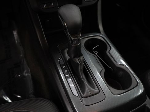 Used 2015 GMC Canyon SLE AWD/4WD image 22
