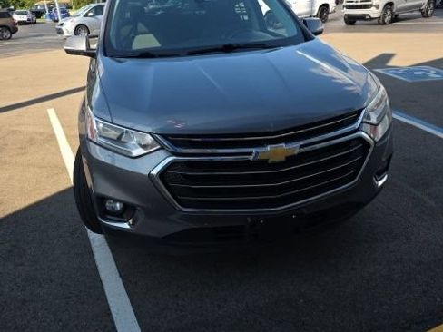 Used 2019 Chevrolet Traverse LT AWD/4WD image 2