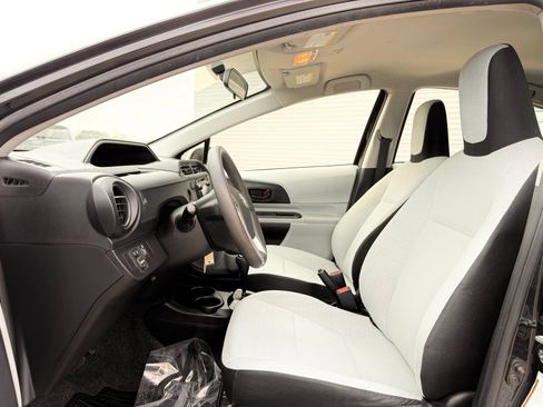 Used 2012 Toyota Prius C One image 15