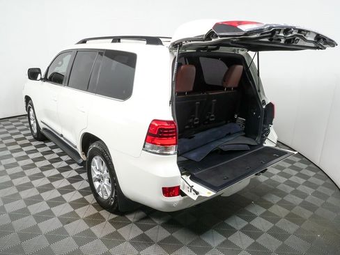Used 2021 Toyota Land Cruiser image 33