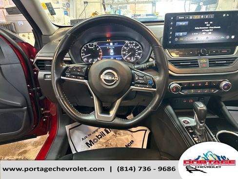 Used 2023 Nissan Altima 2.5 SV w/ SV Premium Package image 15