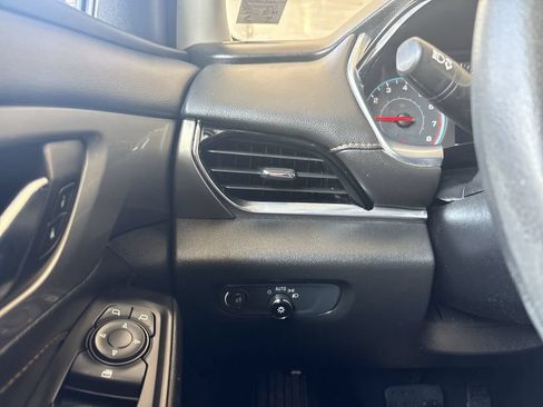 Used 2020 Chevrolet Traverse LS FWD image 17